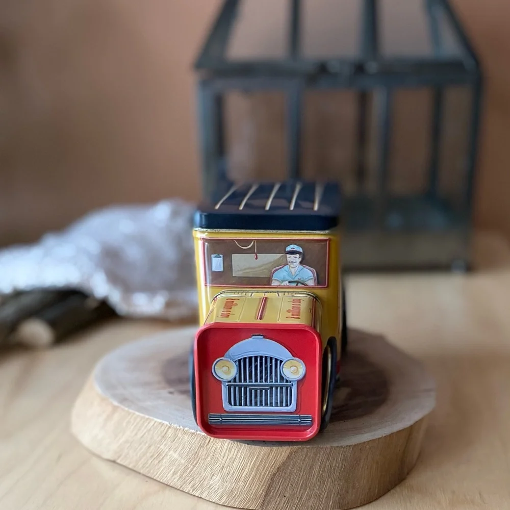 Coca-Cola Classic Vintage Tin Delivery Truck - Picture 2 of 7